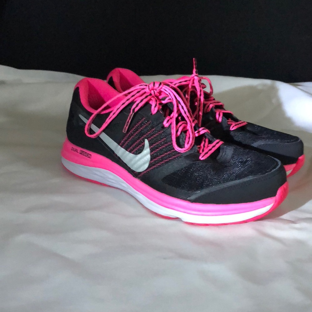 Nike Duel Fusion Tennis shoes